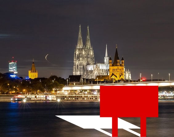 Bauschilder Köln mit Bautafel, Unterkonstruktion und Gewichten