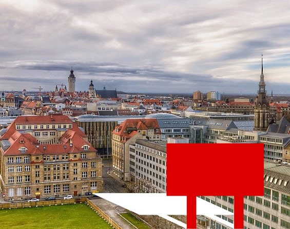 Bauschilder Leipzig mit Bautafel, Unterkonstruktion und Gewichten