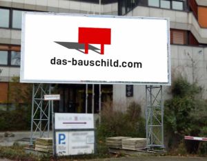 Bauschild mit Plane